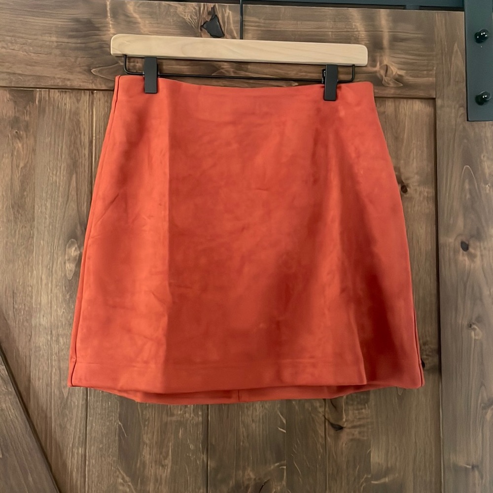 Women’s Skirt; Size Medium